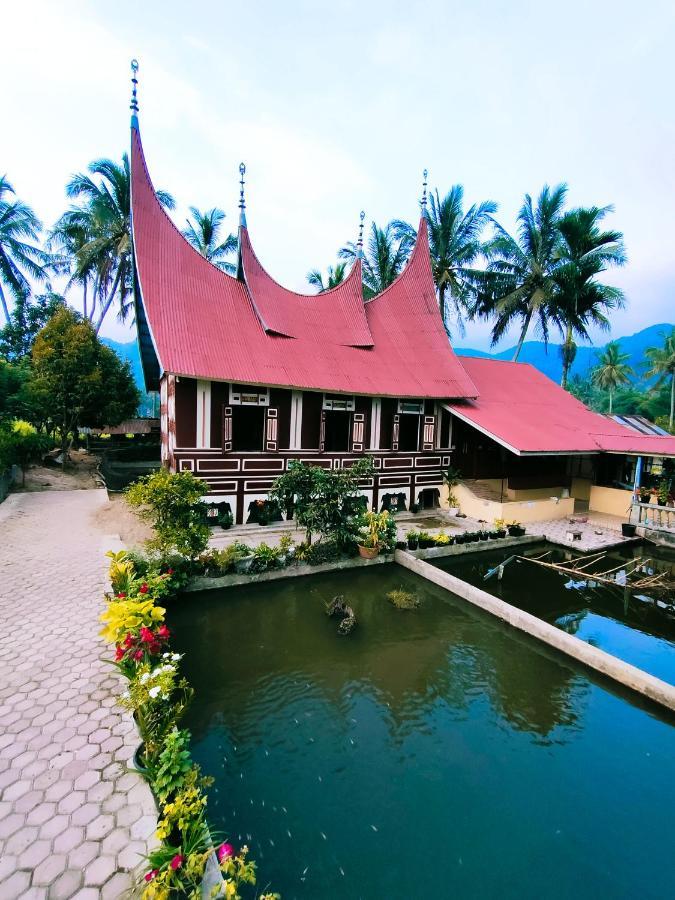 Rumah Gadang Simarasok Baso Bagian luar foto