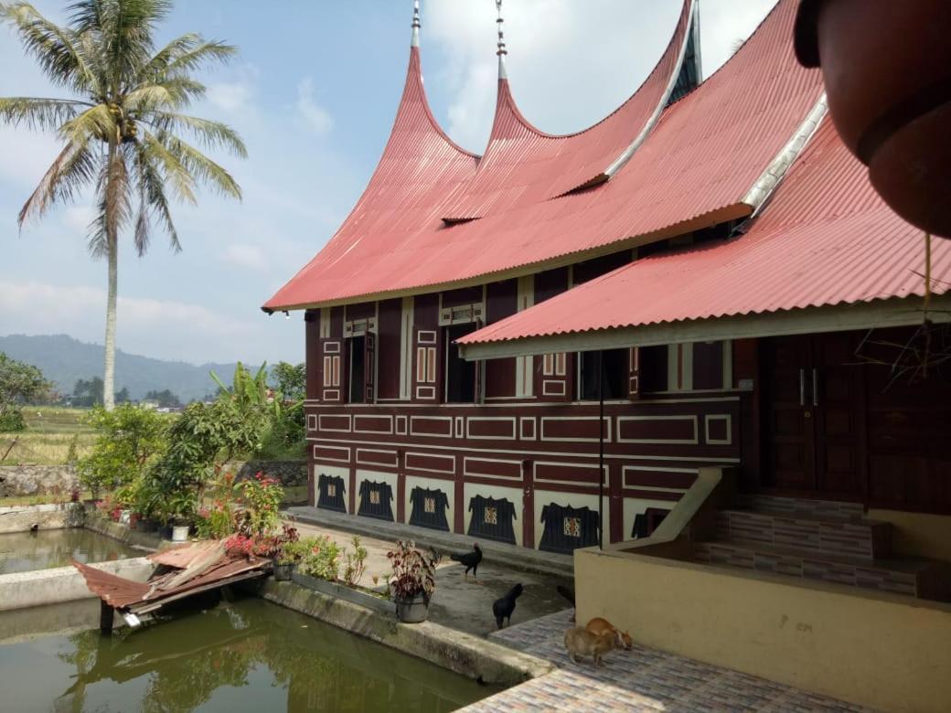 Rumah Gadang Simarasok Baso Bagian luar foto