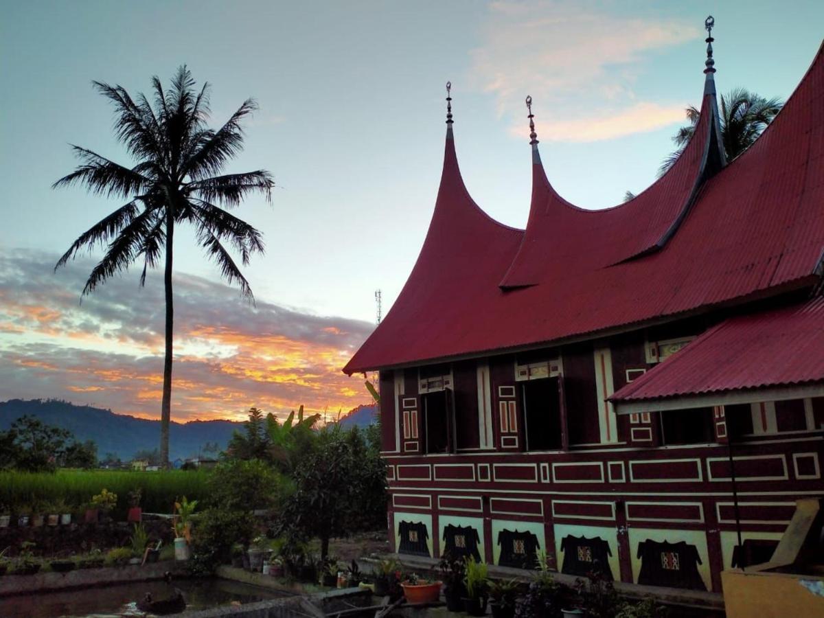 Rumah Gadang Simarasok Baso Bagian luar foto