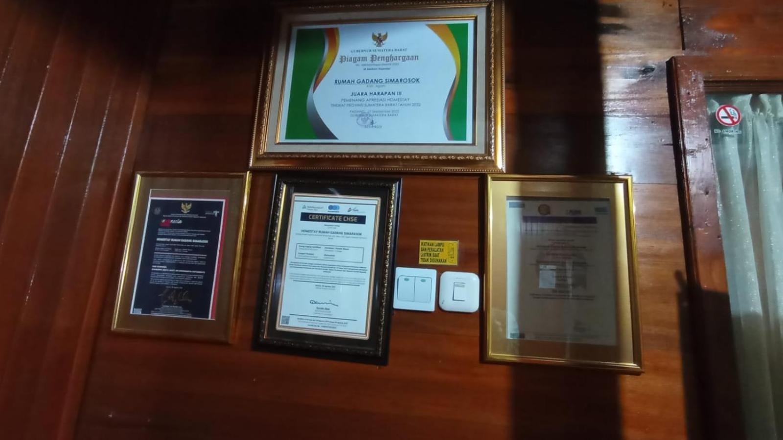 Rumah Gadang Simarasok Baso Bagian luar foto